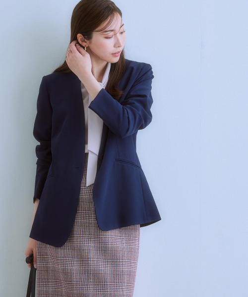 7days Life Styling（セブンデイズライフスタイリング）の「洗えるストレッチダブルクロスジャケット（テーラード＆ノーカラー）（ストレッチ・しわになりにくい・ＵＶカット・洗濯機OK）（ロング丈）（ノーカラージャケット・レディース・ブラック/ネイビー系/ブラック系/ネイビー/ライトグレー系/ライトグレー・S/M/L/LL/3L）」の6枚目の写真