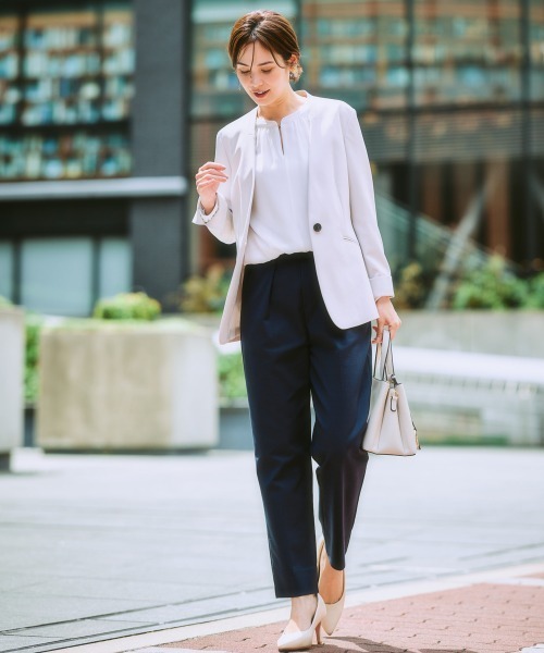 7days Life Styling（セブンデイズライフスタイリング）の「洗えるストレッチダブルクロスジャケット（テーラード＆ノーカラー）（ストレッチ・しわになりにくい・ＵＶカット・洗濯機OK）（ロング丈）（ノーカラージャケット・レディース・ブラック/ネイビー系/ブラック系/ネイビー/ライトグレー系/ライトグレー・S/M/L/LL/3L）」の22枚目の写真