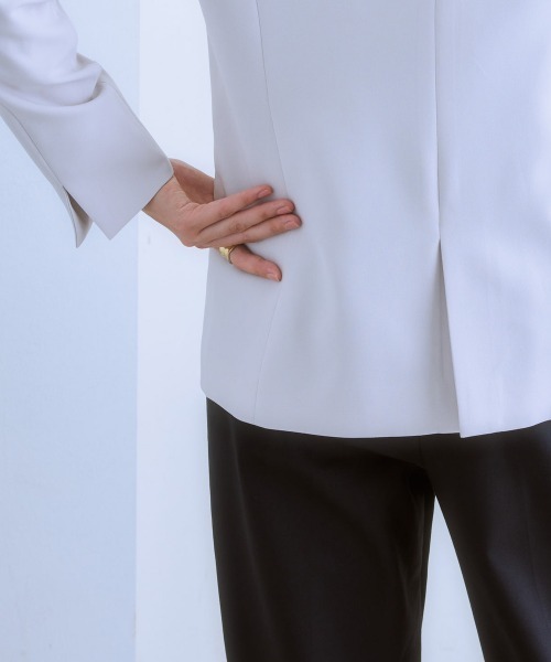 7days Life Styling（セブンデイズライフスタイリング）の「洗えるストレッチダブルクロスジャケット（テーラード＆ノーカラー）（ストレッチ・しわになりにくい・ＵＶカット・洗濯機OK）（ロング丈）（ノーカラージャケット・レディース・ブラック/ネイビー系/ブラック系/ネイビー/ライトグレー系/ライトグレー・S/M/L/LL/3L）」の11枚目の写真