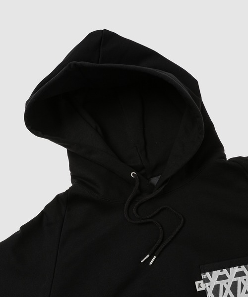 ANREALAGE（アンリアレイジ）の「PHOTOCHROMIC AZ POCKET HOODIE（パーカー・レディース・ブラック・46）」の3枚目の写真
