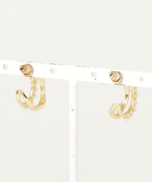 rae(レイ)の「【rae】フェイクパールC字型ピアス(ピアス(両耳用)・レディース・ゴールド・FREE)」の2枚目の写真