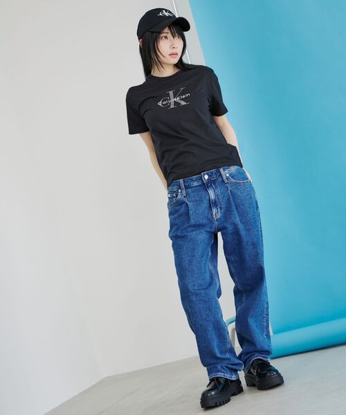 Calvin Klein（カルバン・クライン）の「クラッシック モノロゴ クルーネック Tシャツ（Tシャツ/カットソー・レディース・ホワイト/ブラック/グレー・L/M/S/XS）」の10枚目の写真