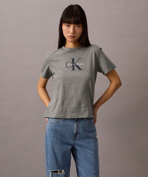 Calvin Klein（カルバン・クライン）の「クラッシック モノロゴ クルーネック Tシャツ（Tシャツ/カットソー・レディース・ホワイト/ブラック/グレー・L/M/S/XS）」の21枚目の写真