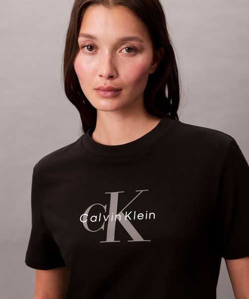 Calvin Klein（カルバン・クライン）の「クラッシック モノロゴ クルーネック Tシャツ（Tシャツ/カットソー・レディース・ホワイト/ブラック/グレー・L/M/S/XS）」の7枚目の写真