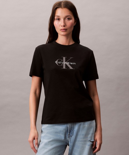 Calvin Klein（カルバン・クライン）の「クラッシック モノロゴ クルーネック Tシャツ（Tシャツ/カットソー・レディース・ホワイト/ブラック/グレー・L/M/S/XS）」の4枚目の写真