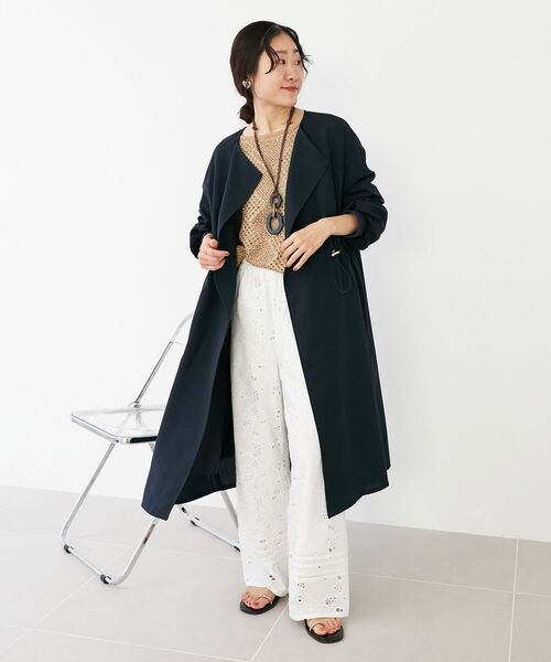 le.coeur blanc（ルクールブラン）の「タンブラーオックスロングブルゾンコート（ノーカラーコート・レディース・グレイッシュベージュ/ネイビー・38）」の5枚目の写真