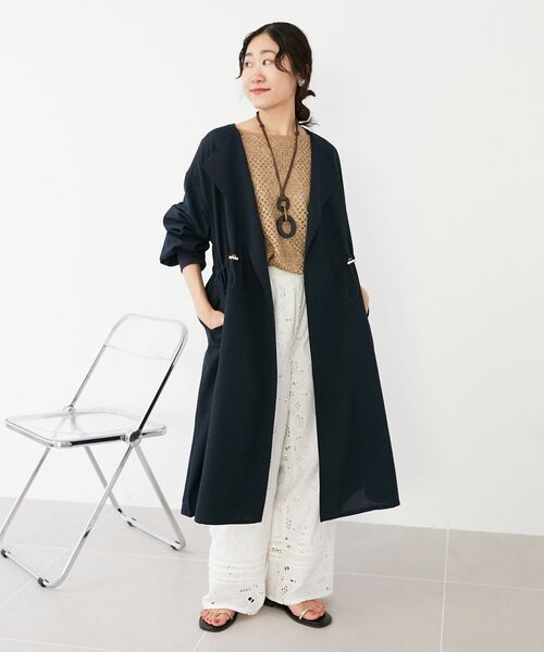 le.coeur blanc（ルクールブラン）の「タンブラーオックスロングブルゾンコート（ノーカラーコート・レディース・グレイッシュベージュ/ネイビー・38）」の10枚目の写真