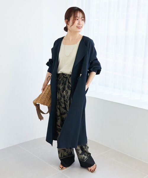 le.coeur blanc（ルクールブラン）の「タンブラーオックスロングブルゾンコート（ノーカラーコート・レディース・グレイッシュベージュ/ネイビー・38）」の12枚目の写真