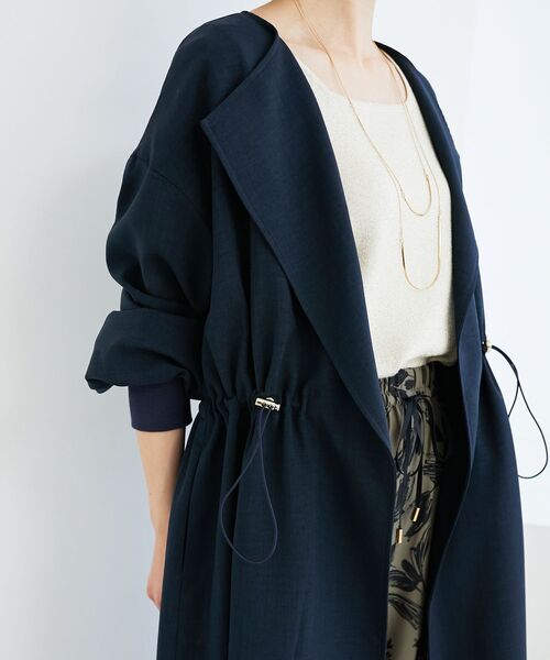 le.coeur blanc（ルクールブラン）の「タンブラーオックスロングブルゾンコート（ノーカラーコート・レディース・グレイッシュベージュ/ネイビー・38）」の14枚目の写真