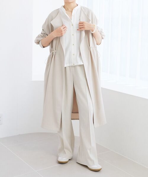 le.coeur blanc（ルクールブラン）の「タンブラーオックスロングブルゾンコート（ノーカラーコート・レディース・グレイッシュベージュ/ネイビー・38）」の19枚目の写真