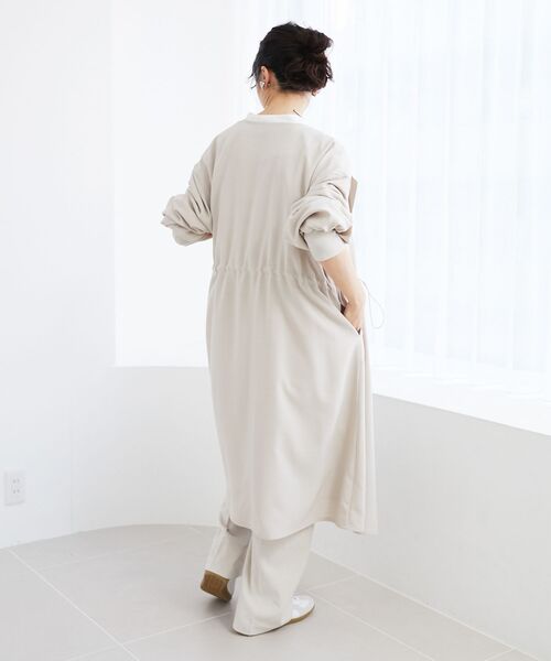 le.coeur blanc（ルクールブラン）の「タンブラーオックスロングブルゾンコート（ノーカラーコート・レディース・グレイッシュベージュ/ネイビー・38）」の22枚目の写真