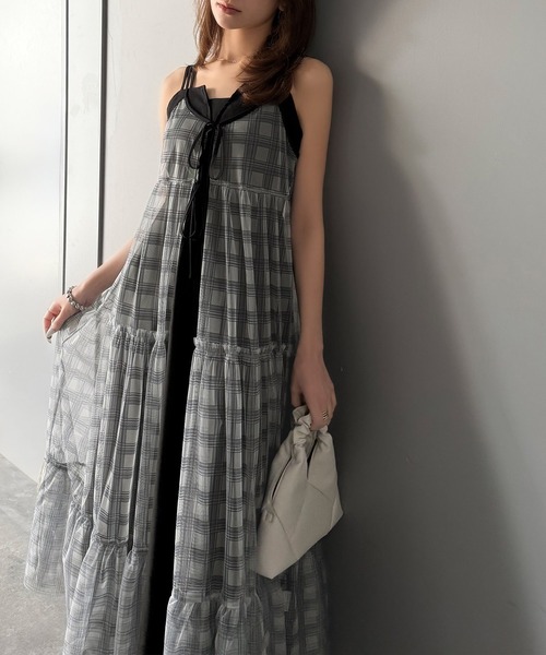 mily bilet(ミウィビレット)の「【mily bilet】大人の甘さを引き立てる。チェックチュールフリルティアードキャミワンピース(ワンピース・レディース・ブルー/ブラック・LARGE/MEDIUM/SMALL/X-LARGE)」の2枚目の写真