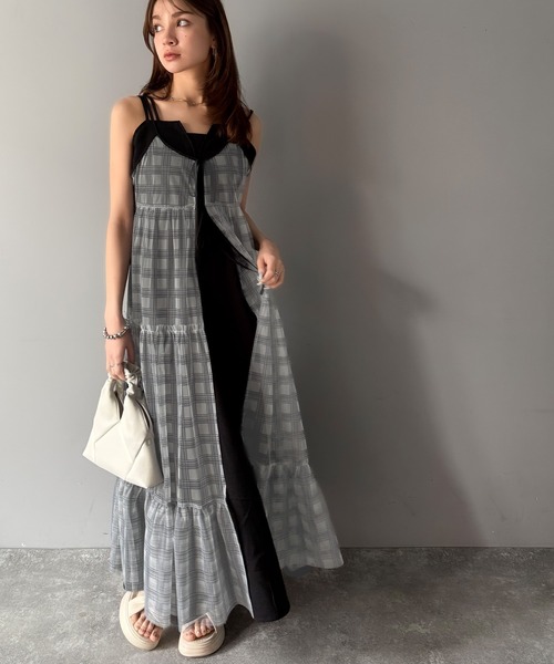 mily bilet(ミウィビレット)の「【mily bilet】大人の甘さを引き立てる。チェックチュールフリルティアードキャミワンピース(ワンピース・レディース・ブルー/ブラック・LARGE/MEDIUM/SMALL/X-LARGE)」の11枚目の写真