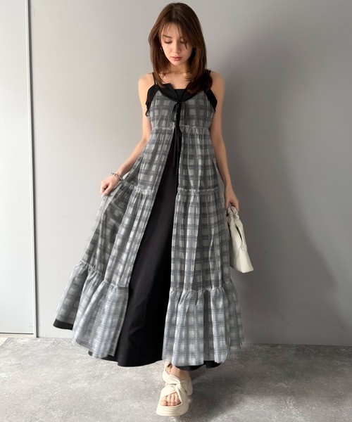 mily bilet(ミウィビレット)の「【mily bilet】大人の甘さを引き立てる。チェックチュールフリルティアードキャミワンピース(ワンピース・レディース・ブルー/ブラック・LARGE/MEDIUM/SMALL/X-LARGE)」の7枚目の写真