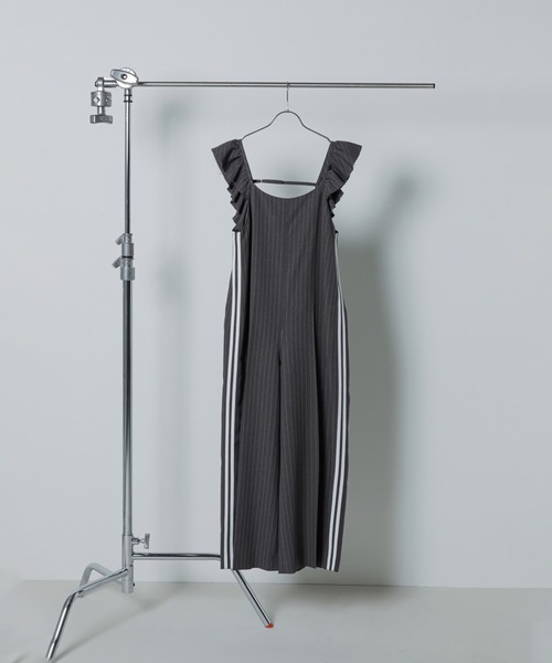 ROSE BUD（ローズバッド）の「(CREOLME)ピンストライプサロペット（サロペット/オーバーオール・レディース・ネイビー/グレー・S/M）」の9枚目の写真