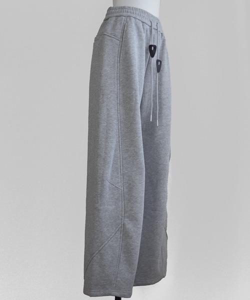 Marient（マリエント）の「カットワークカーブスウェットPT（スウェットパンツ・レディース・グレー/ブラック・FREE）」の8枚目の写真