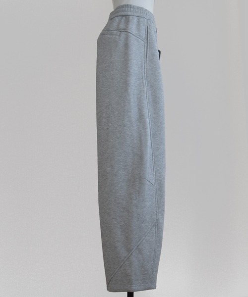 Marient（マリエント）の「カットワークカーブスウェットPT（スウェットパンツ・レディース・グレー/ブラック・FREE）」の9枚目の写真