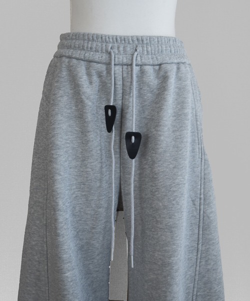 Marient（マリエント）の「カットワークカーブスウェットPT（スウェットパンツ・レディース・グレー/ブラック・FREE）」の11枚目の写真