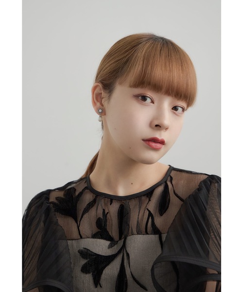 niana(ニアナ)の「ビジューフラワーパールイヤリング 花 ゴールド シルバー 結婚式 二次会 同窓会 成人式 パーティー お呼ばれ オケージョン フォーマル(イヤリング・レディース・ゴールド/シルバー・FREE)」の6枚目の写真