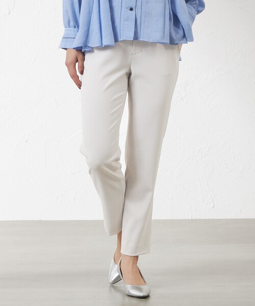 amaca（アマカ）の「リリーワルツテーパードパンツ（その他パンツ・レディース・ベージュ/ダークネイビー/ブルー系その他4/グリーン系その他5・38/40/36）」の2枚目の写真