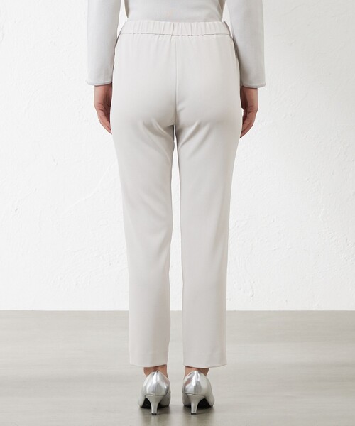 amaca（アマカ）の「リリーワルツテーパードパンツ（その他パンツ・レディース・ベージュ/ダークネイビー/ブルー系その他4/グリーン系その他5・38/40/36）」の10枚目の写真