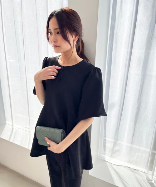 MISCH MASCH(ミッシュマッシュ)の「ZOZO限定 バルーンスリーブペプラムブラウス(シャツ/ブラウス・レディース・ベージュ/ブラック/ホワイト・フリ-)」の17枚目の写真