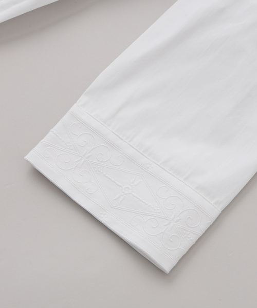 BOURRIENNE ParisX(ブリエンヌパリディス)の「Bourrienne Paris X(ブリエンヌ パリ ディス) Embroidered P/O Shirt(シャツ/ブラウス・メンズ・ホワイト・MEDIUM/LARGE)」の4枚目の写真