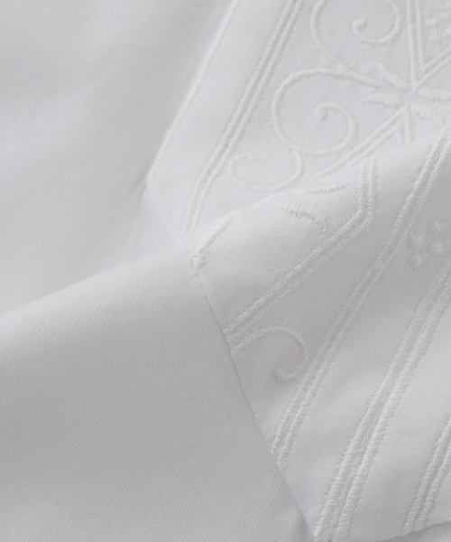 BOURRIENNE ParisX(ブリエンヌパリディス)の「Bourrienne Paris X(ブリエンヌ パリ ディス) Embroidered P/O Shirt(シャツ/ブラウス・メンズ・ホワイト・MEDIUM/LARGE)」の6枚目の写真