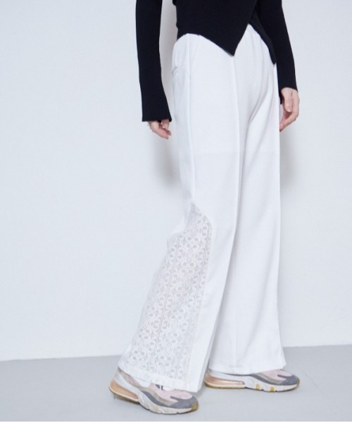Muel Chic(ミュエルシック)の「Lizy lace pants リジーレースパンツ(スウェットパンツ・レディース・ホワイト・FREE)」の1枚目の写真