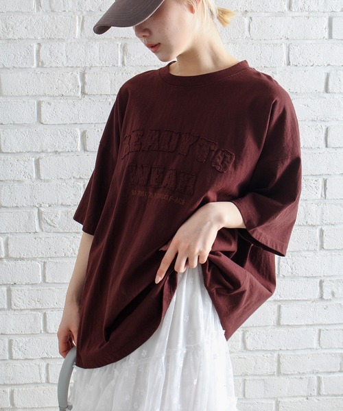 SpRay(スプレイ)の「貼付ロゴBIG Tシャツ(Tシャツ/カットソー・レディース・ホワイト/チャコールグレー/ベージュ/ネイビー/ボルドー・FREE)」の5枚目の写真
