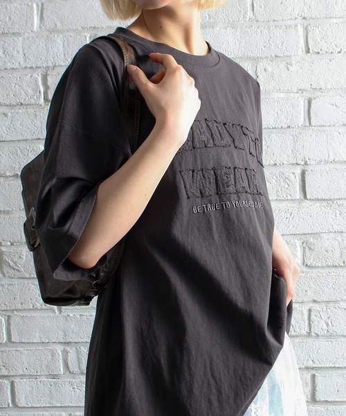 SpRay(スプレイ)の「貼付ロゴBIG Tシャツ(Tシャツ/カットソー・レディース・ホワイト/チャコールグレー/ベージュ/ネイビー/ボルドー・FREE)」の14枚目の写真