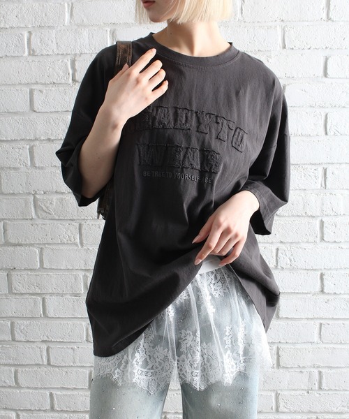 SpRay(スプレイ)の「貼付ロゴBIG Tシャツ(Tシャツ/カットソー・レディース・ホワイト/チャコールグレー/ベージュ/ネイビー/ボルドー・FREE)」の17枚目の写真