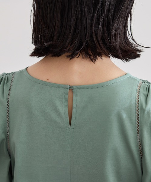 ROPE'(ロペ)の「【洗える】クリア天竺ボリュームスリーブプルオーバー【お仕事・通勤対応】(Tシャツ/カットソー・レディース・ホワイト/ブラック/ブルー/カーキ・FREE)」の8枚目の写真