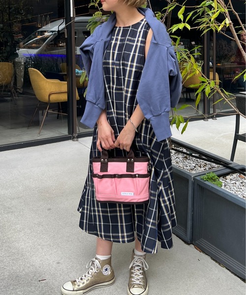 StyleSea(スタイルシー)の「バックジップチェック柄フレアーワンピース(ワンピース・レディース・ブラック/グレー/ベージュ/カーキ/ネイビー・FREE)」の9枚目の写真