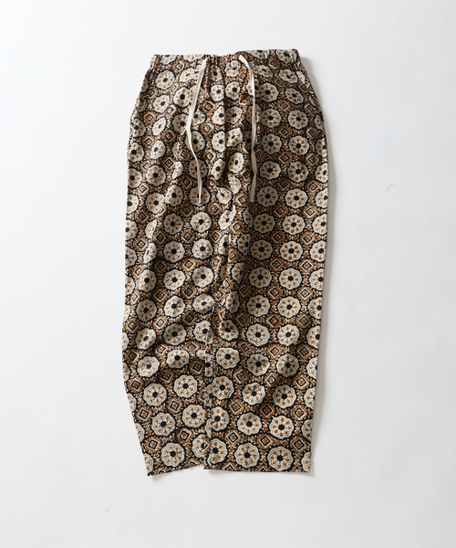 JOURNAL STANDARD relume(ジャーナルスタンダード レリューム)の「bunai 別注 KALAMKARI プリントパンツ(その他パンツ・メンズ・マスタード/ボルドー/ブラック/アイボリー・FREE)」の1枚目の写真