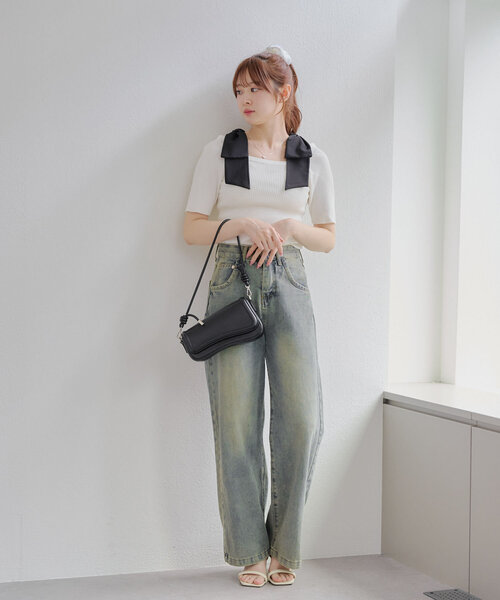 continuer de NICE CLAUP(コンティニューデナイスクラップ)の「肩リボンスクエアネックニット(ニット/セーター・レディース・ブラック/オフホワイト/ブルー・FREE)」の6枚目の写真