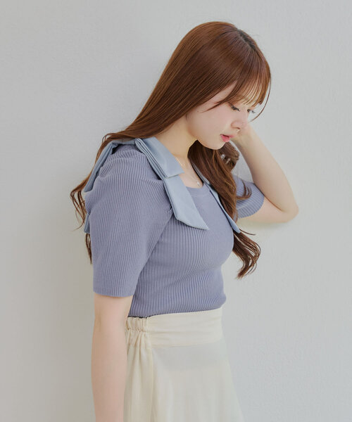 continuer de NICE CLAUP(コンティニューデナイスクラップ)の「肩リボンスクエアネックニット(ニット/セーター・レディース・ブラック/オフホワイト/ブルー・FREE)」の20枚目の写真