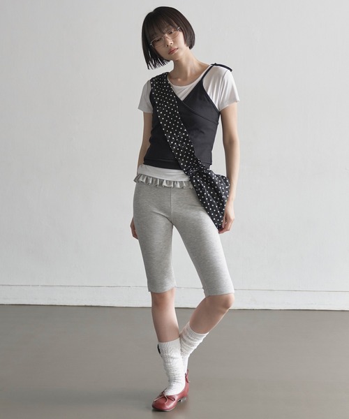 UNE MANSION（ユヌマンション）の「【2WAY仕様クロスバッグ/ハンドバッグ】ドットパターンシャーリングラブリーギャザーバッグ（ショルダーバッグ・レディース・アイボリー/ブラック・ONE SIZE）」の3枚目の写真