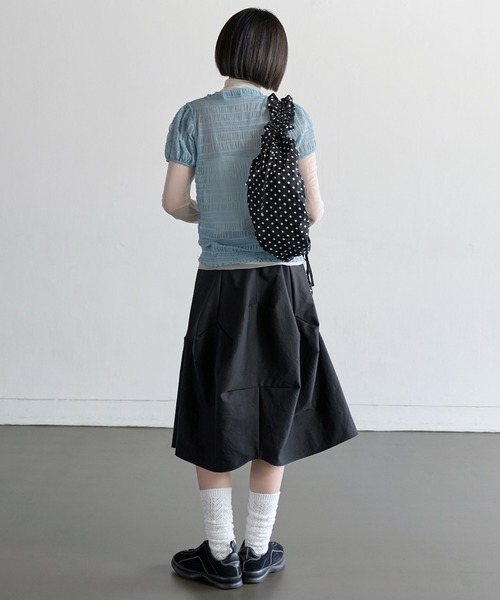 UNE MANSION（ユヌマンション）の「【2WAY仕様クロスバッグ/ハンドバッグ】ドットパターンシャーリングラブリーギャザーバッグ（ショルダーバッグ・レディース・アイボリー/ブラック・ONE SIZE）」の22枚目の写真