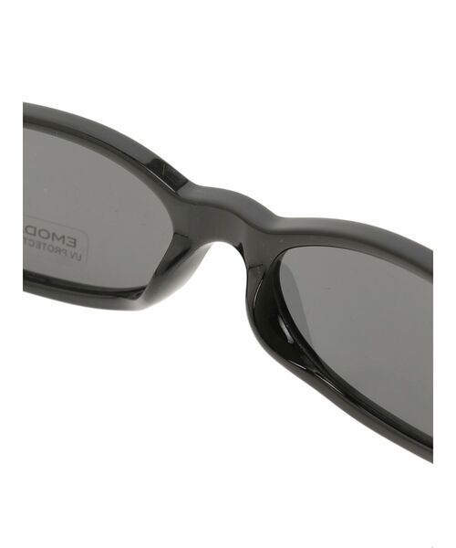 EMODA（エモダ）の「カーブサングラス（サングラス・レディース・ブラック/グレー・FREE）」の6枚目の写真