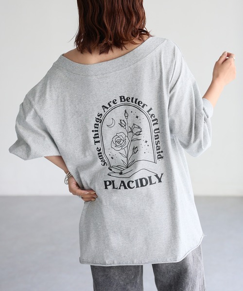 Riberry(リベリー)の「ロゴ刺繍オフショルピグメントロンT(Tシャツ/カットソー・レディース・グレー/ホワイト系/チャコールグレー・FREE)」の1枚目の写真