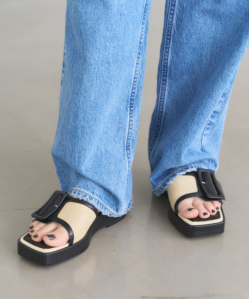 LE TALON（ルタロン）の「KARIN TAKUBO×LE TALONバックルスライダーサンダル（サンダル・レディース・キャメル/ブラック・SMALL/MEDIUM/LARGE/X-LARGE）」の3枚目の写真