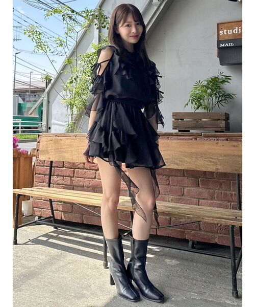 dazzlin（ダズリン）の「シアーフルイドフリルミニスカート（スカート・レディース・ブラック/オフホワイト/ブルー・SMALL/MEDIUM）」の11枚目の写真