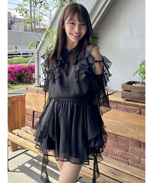 dazzlin（ダズリン）の「シアーフルイドフリルミニスカート（スカート・レディース・ブラック/オフホワイト/ブルー・SMALL/MEDIUM）」の9枚目の写真