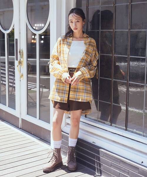 earth music&ecology(アースミュージックアンドエコロジー)の「2wayショルダードロストリボンチェックシャツ(シャツ/ブラウス・レディース・ブラウン/イエロー/クリーム・FREE)」の19枚目の写真