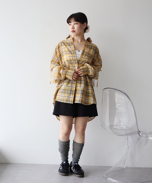 earth music&ecology(アースミュージックアンドエコロジー)の「2wayショルダードロストリボンチェックシャツ(シャツ/ブラウス・レディース・ブラウン/イエロー/クリーム・FREE)」の12枚目の写真
