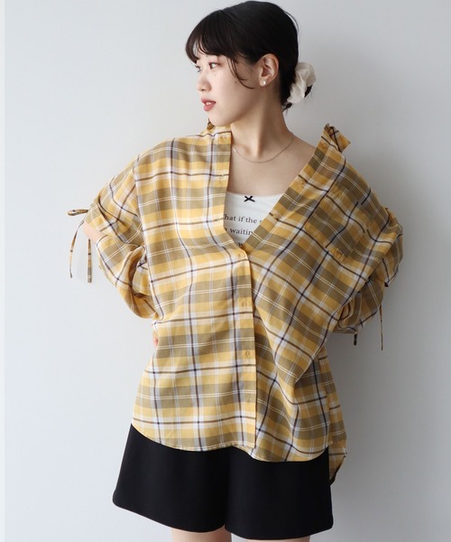 earth music&ecology(アースミュージックアンドエコロジー)の「2wayショルダードロストリボンチェックシャツ(シャツ/ブラウス・レディース・ブラウン/イエロー/クリーム・FREE)」の4枚目の写真