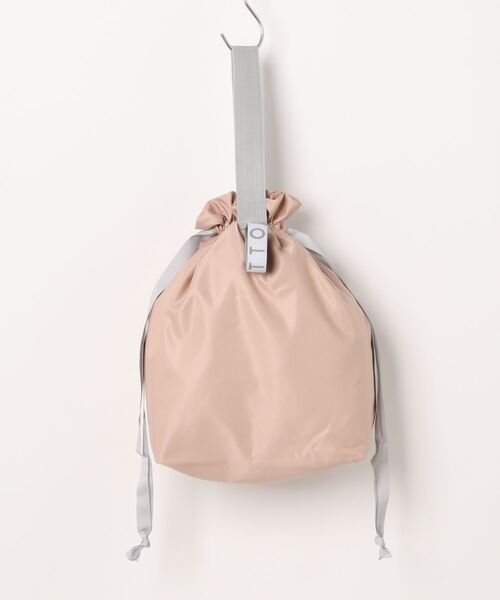 ACCOMMODE(アコモデ)の「【365Curious 】おさるのジョージ コンパクトクーラー巾着バッグ(ハンドバッグ・レディース・ベージュ/ネイビー・FREE)」の3枚目の写真