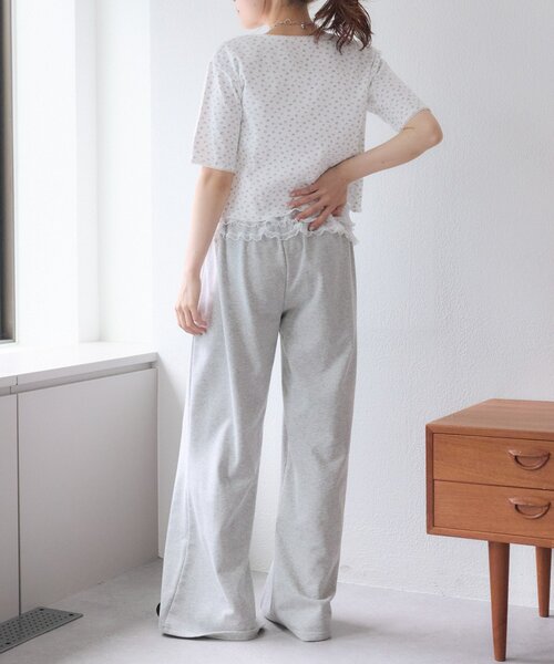 w closet(ダブルクローゼット)の「【セットアイテム】フラワーカーディガン+キャミSET(カーディガン/ボレロ・レディース・アイボリー/オフホワイト/グレー・FREE)」の8枚目の写真