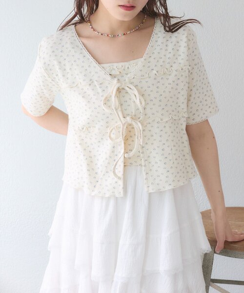 w closet(ダブルクローゼット)の「【セットアイテム】フラワーカーディガン+キャミSET(カーディガン/ボレロ・レディース・アイボリー/オフホワイト/グレー・FREE)」の10枚目の写真